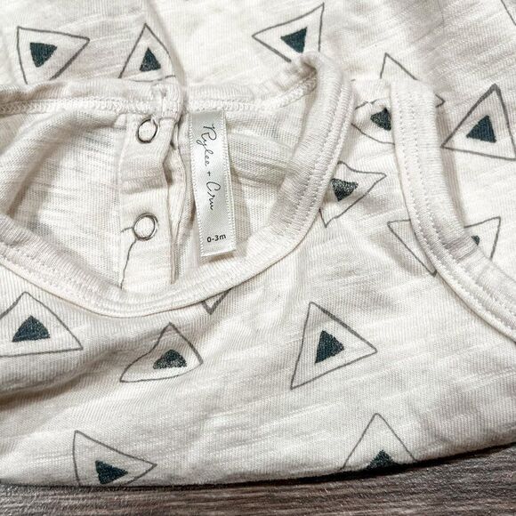 Rylee + Cru Triangle Sleeveless Bubble Onesie Playsuit Romper Size 0-3M - Picture 3 of 3